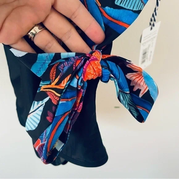 NWT Sonnet Shores Womenβs Exotic Floral One-Piece Swimsuit β Size 6 - Picture 5 of 8